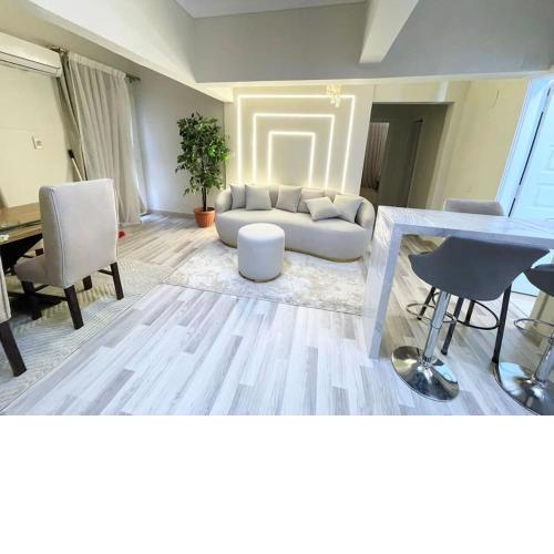 Urban Stay Luxury 2Br Apartment in Mohandesin Giza near Zamalek