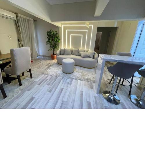 Urban Stay Luxury 2Br Apartment near Zamalek Cairo شقه جديده مفروشه في المهندسين