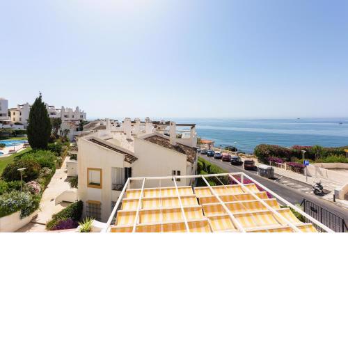 UrbanChicMalaga Sea View All Year Pool 10m from Beach and Shops in Torremuelle