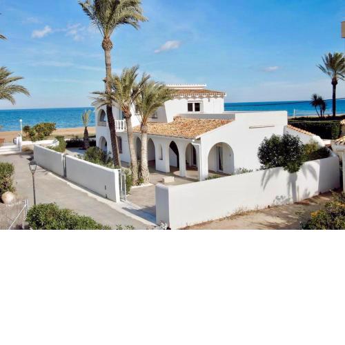 Urbanización El Oasis, 20 Villas en 1ª Línea Playa