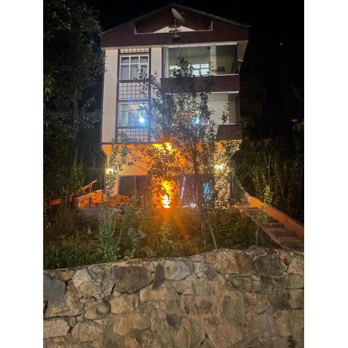 UZUNGÖL Nehir kenarında Doğa içinde merkezi 3 yatak odalı Büyük SUİTE Daire
