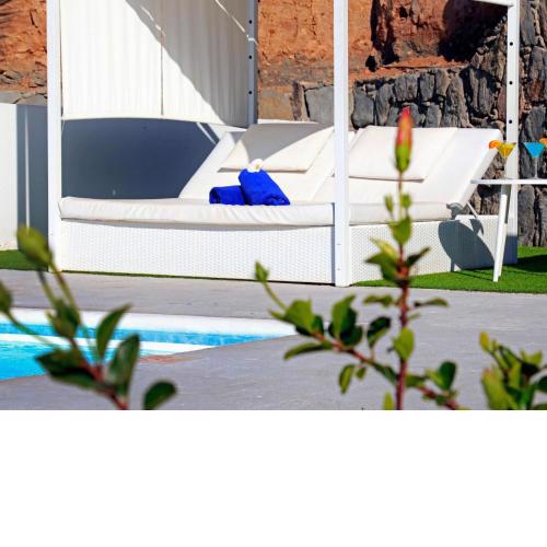 Vacation resort apartment with pool in Puerto Rico