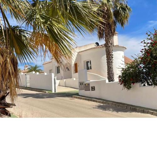 Vakantiewoning CasaLucka4enjoy private pool and mountain view regio Calpe-Jalon