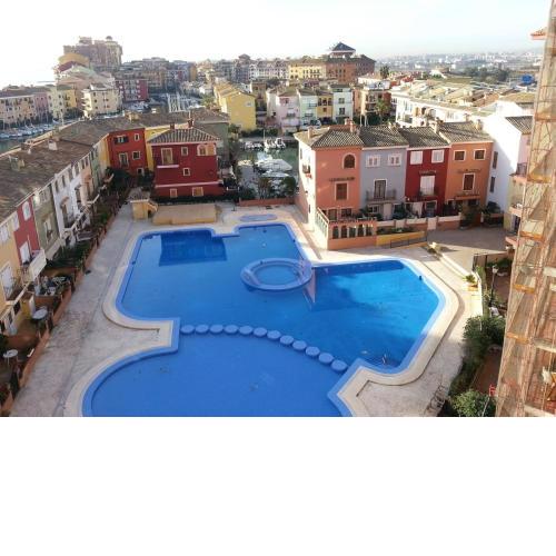 Valencia, ideally located 3bed-2bath apart.Few mints walk from beach,pool,shop.