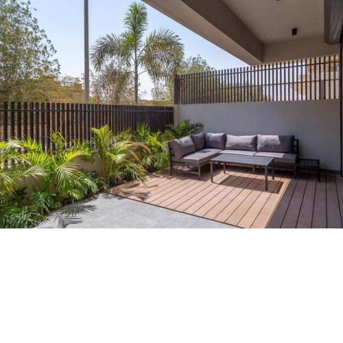 Varenna at West Golf Extension