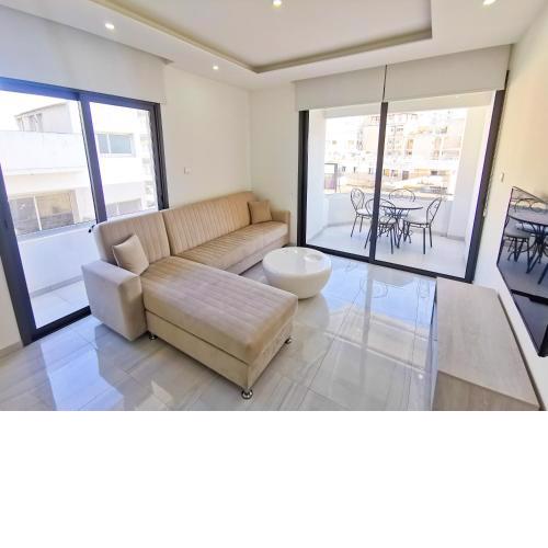 Vasilo Court Seaview City Apartment