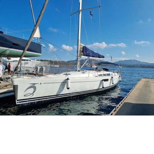 Velero Monia