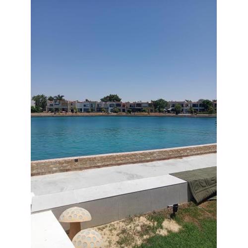 Vella Marina 5 First Row on the Lake