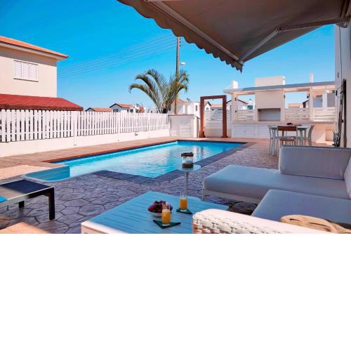 Velomar Villa