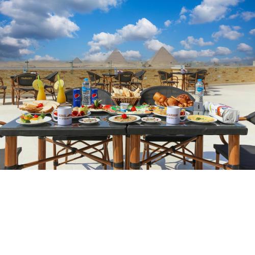 Venus Pyramids Inn - Top Roof Access W Free Break Fast