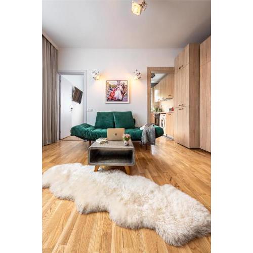 Vespa Aristocratic Central Apartment