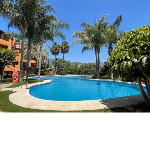 Views beach golf btw Benahavis Marbella & Estepona