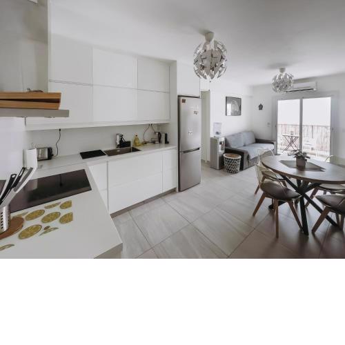 Viking Family Superior Lux Apt 33, block A Mezarina, 63 Tefkrou Anthia