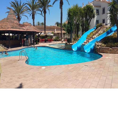 Villa 2 hab cerca piscina toboganes. wifi gratis