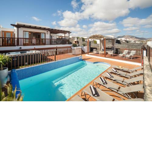 Villa 61 PlayaBlanca Lanzarote Pool Spa