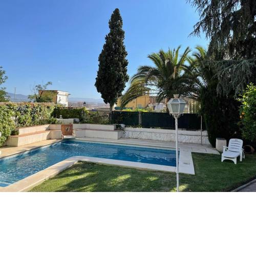 Villa a los pies de la Alhambra