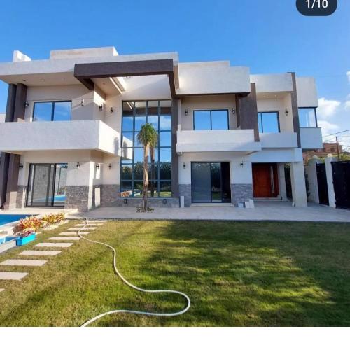 Villa Adam