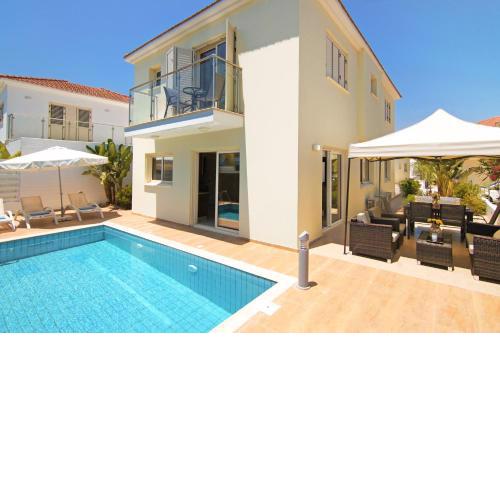 Villa Adonia - 30m from Pernera Beach