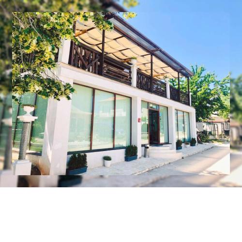 Villa Adrian