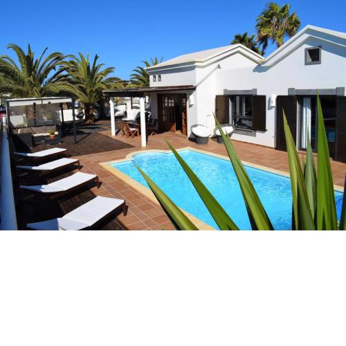 VILLA ALAI. PRIVACIDAD. PISCINA CLIMATIZADA. WIFI. TV CABLE.