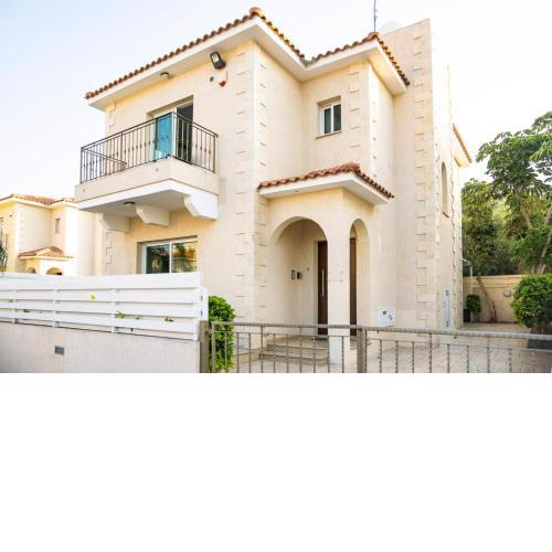 Villa Alba, Luxury 4 BDRM Villa with Heated Pool