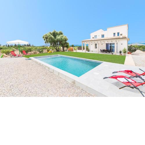 Villa Albaimar with swimming pool and garden
