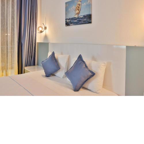 Villa Albedo Blue