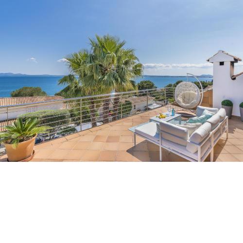 Villa Alcanada - Family only