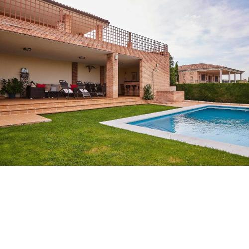 Villa Alcotán Layos by Toledo AP