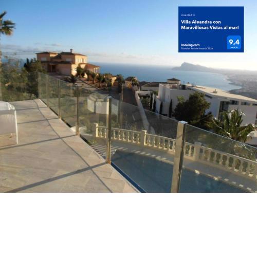 Villa Aleandra con Maravillosas Vistas al mar!
