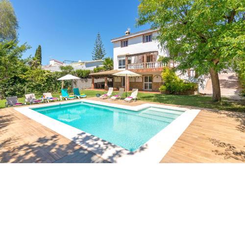 Villa Alegria - Option of Heated Pool - Sleeps 8