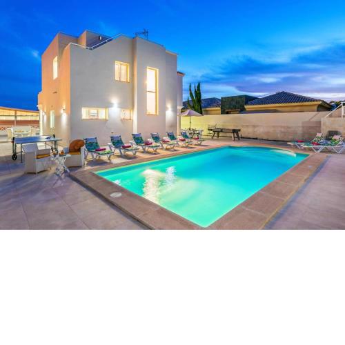 Villa Alegria by Villa Plus