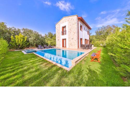 Villa Almond 2
