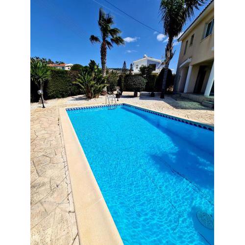 Villa Anastasia - Stunning Sea View, Cheerful 2 Bedroom Villa