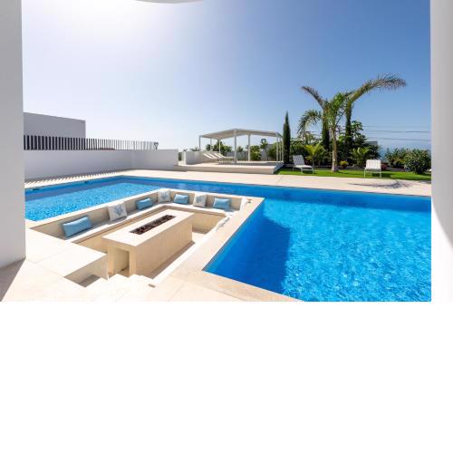 Villa Andrea, quiet luxury, sunset with sea views