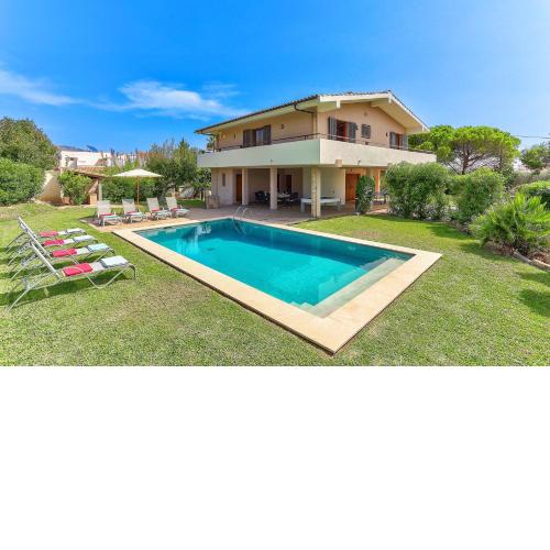 Villa Animeta by Villa Plus