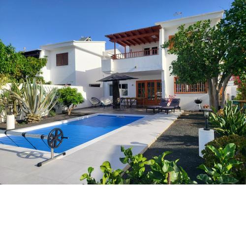 VILLA ANNA With heated pool