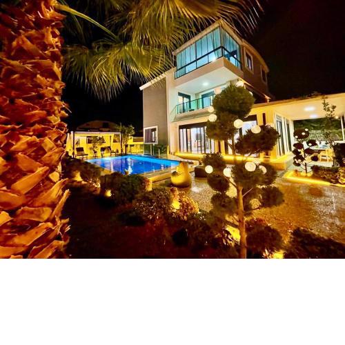 Villa Annabèll1 with Swimming pool and Jacuzzi, 3 floors