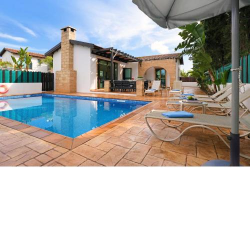 Villa Anthia - 2bed with Large Pool