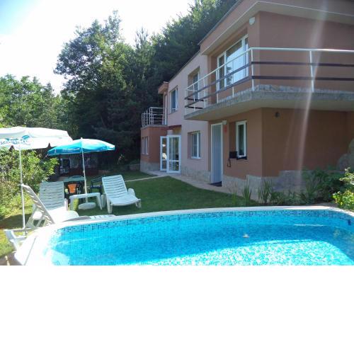 Villa Aqua