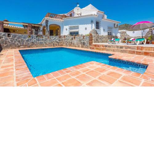 Villa Aránzazu Nerja by Ruralidays