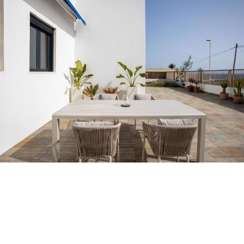 Villa Arizona - 3-bedroom house by the sea
