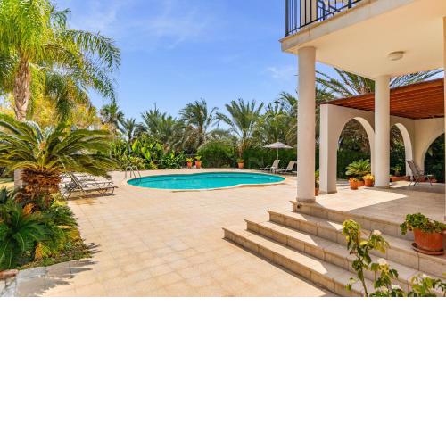 Villa Arkadia by Ezoria Villas