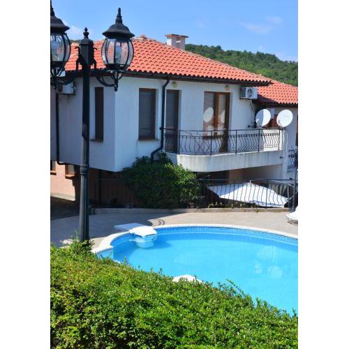 Villa Aspen Guest House