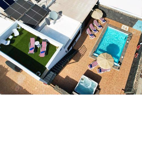 Villa Aurelia-pool, jacuzzi and solarium