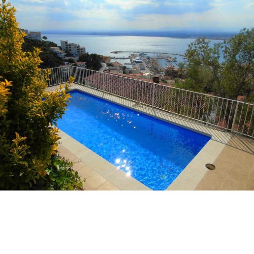 Villa avec piscine et vue panoramique mer
