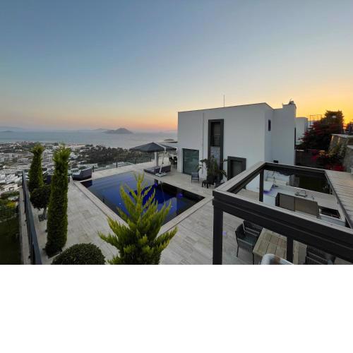 Villa Aylinda with private heated Pool