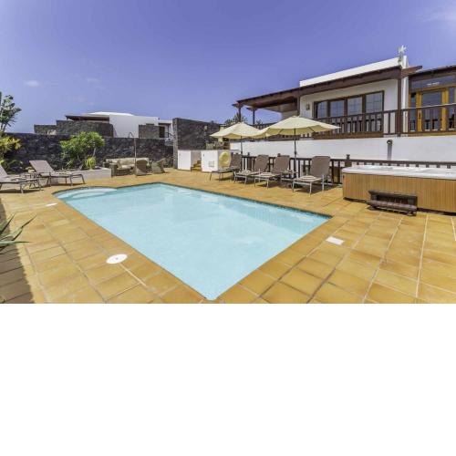Villa Azure - LH122 By Villas Now Ltd