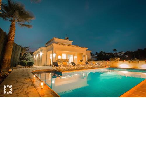 Villa Baladrar by Abahana Villas
