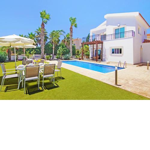 Villa Basil - 50m from Med Sea